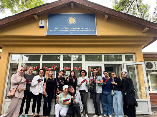 Kadınlar Üretiyor, Çocuklar Gülümsüyor: Atıktan Umuda Uzanan Bir Yolculuk